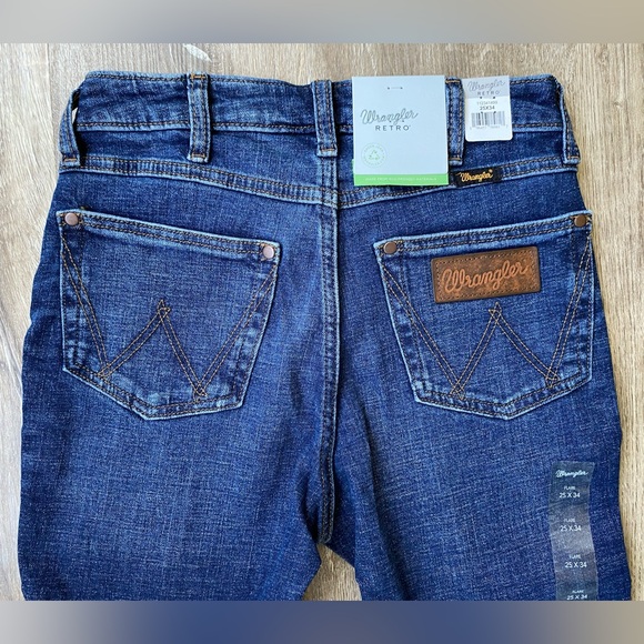 NWT 25x34 Wrangler Retro High Rise Trumpet Flare Jeans in Jana - Picture 6 of 16